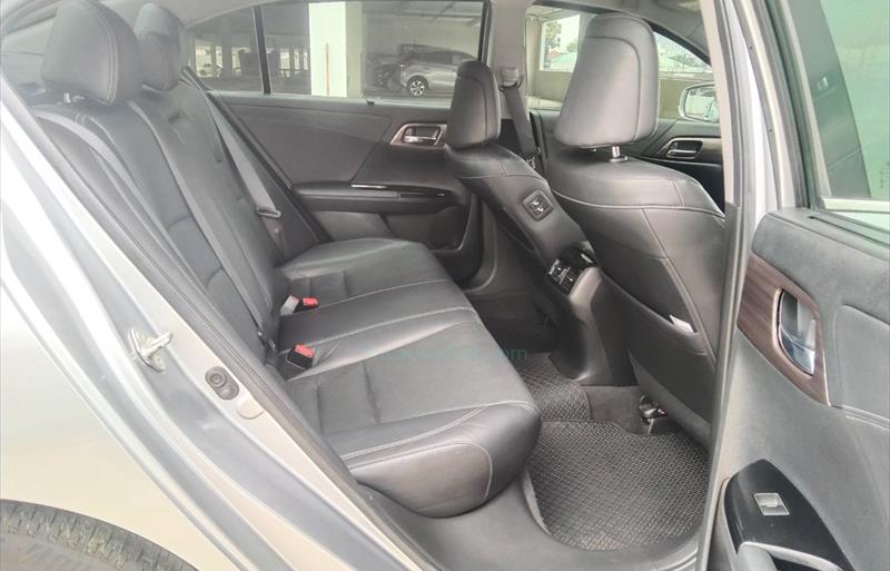 ขายรถเก๋งมือสอง-honda-ฮอนด้า-accord-แอคคอร์ด-รถปี2018-รหัส70657-38ca3884.jpg ขายรถเก๋งมือสอง-honda-ฮอนด้า-accord-แอคคอร์ด-รถปี2018-รหัส70657-38ca3884.jpg