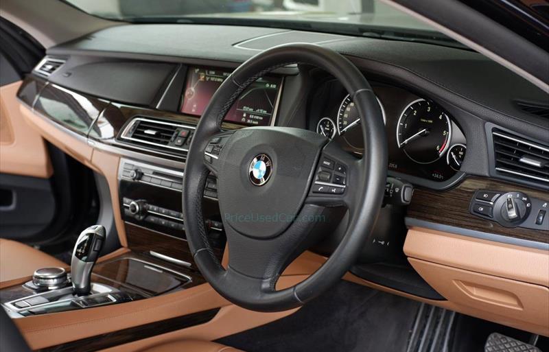 ขายรถเก๋งมือสอง-bmw-บีเอ็มดับบลิว-730ld-รถปี2015-รหัส70662-f9bd7bb1.jpg ขายรถเก๋งมือสอง-bmw-บีเอ็มดับบลิว-730ld-รถปี2015-รหัส70662-f9bd7bb1.jpg