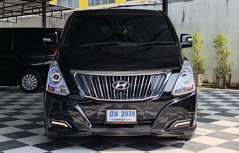 ขายรถตู้มือสอง hyundai h-1 รถปี2016 รหัส 70752 รูปที่2 ขายรถตู้มือสอง hyundai h-1 รถปี2016 รหัส 70752 รูปที่2