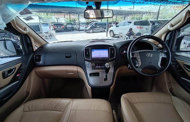 ขายรถตู้มือสอง hyundai h-1 รถปี2017 รหัส 70802 รูปที่6 ขายรถตู้มือสอง hyundai h-1 รถปี2017 รหัส 70802 รูปที่6