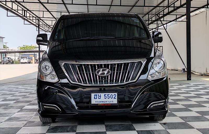 ขายรถตู้มือสอง hyundai h-1 รถปี2017 รหัส 70802 รูปที่2 ขายรถตู้มือสอง hyundai h-1 รถปี2017 รหัส 70802 รูปที่2