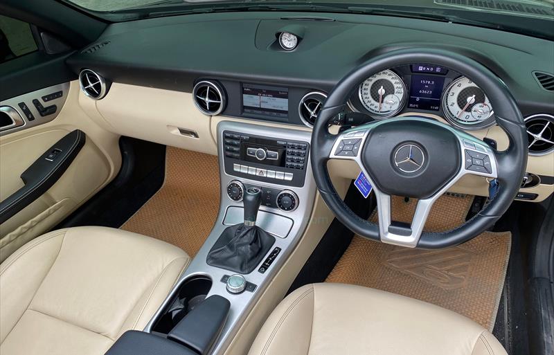 ขายรถเก๋งมือสอง-mercedes-benz-เมอร์เซเดสเบนซ์-slk200-amg-รถปี2013-รหัส70812-bb8fa416.jpg ขายรถเก๋งมือสอง-mercedes-benz-เมอร์เซเดสเบนซ์-slk200-amg-รถปี2013-รหัส70812-bb8fa416.jpg