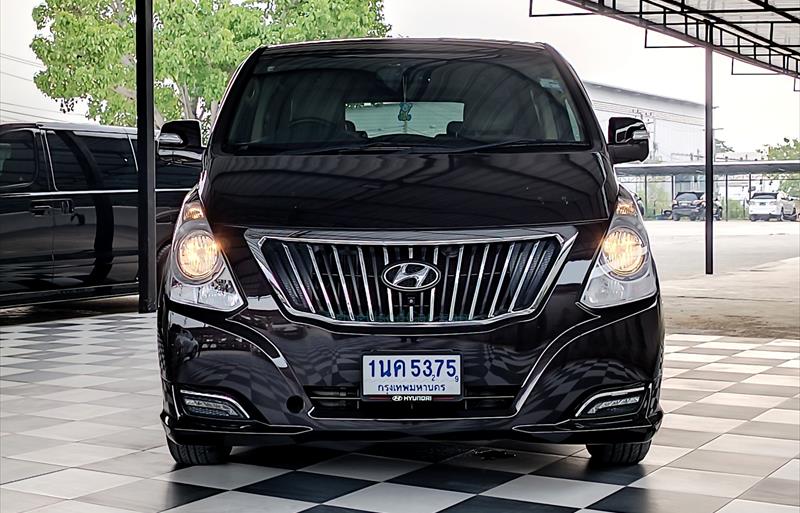 ขายรถตู้มือสอง hyundai h-1 รถปี2016 รหัส 70823 รูปที่2 ขายรถตู้มือสอง hyundai h-1 รถปี2016 รหัส 70823 รูปที่2