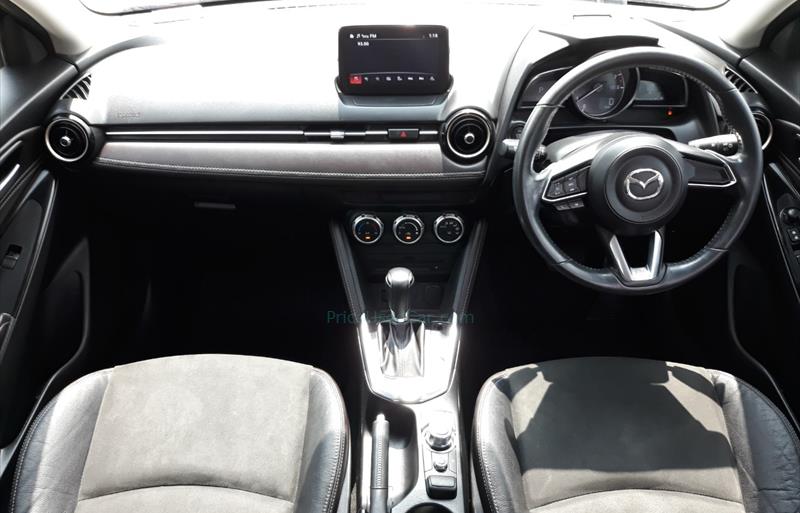 ขายรถเก๋งมือสอง-mazda-มาสด้า-2-สอง-รถปี2017-รหัส70841-38f356da.jpg ขายรถเก๋งมือสอง-mazda-มาสด้า-2-สอง-รถปี2017-รหัส70841-38f356da.jpg