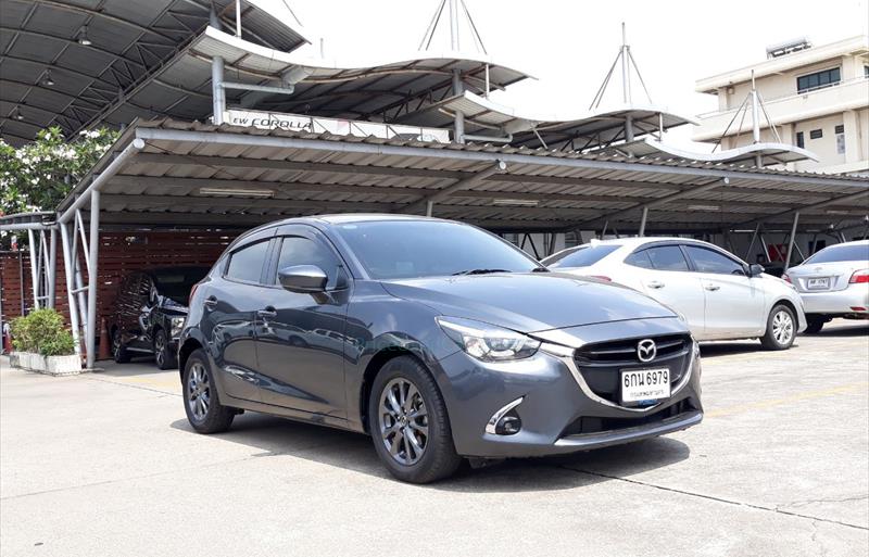 ขายรถเก๋งมือสอง-mazda-มาสด้า-2-สอง-รถปี2017-รหัส70841-70f35996.jpg ขายรถเก๋งมือสอง-mazda-มาสด้า-2-สอง-รถปี2017-รหัส70841-70f35996.jpg
