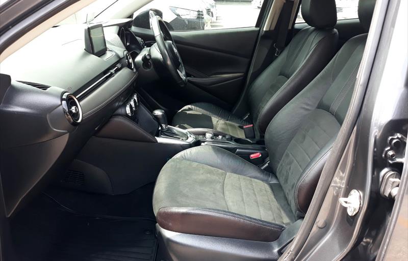 ขายรถเก๋งมือสอง-mazda-มาสด้า-2-สอง-รถปี2017-รหัส70841-da62cbb8.jpg ขายรถเก๋งมือสอง-mazda-มาสด้า-2-สอง-รถปี2017-รหัส70841-da62cbb8.jpg
