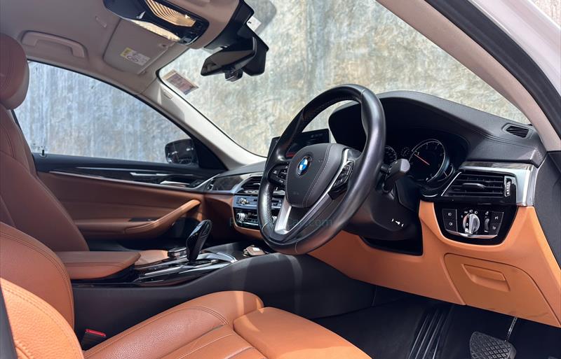 ขายรถเก๋งมือสอง-bmw-บีเอ็มดับบลิว-520d-ห้าสองศูนย์ดี-รถปี2018-รหัส70866-25715c20.jpg ขายรถเก๋งมือสอง-bmw-บีเอ็มดับบลิว-520d-ห้าสองศูนย์ดี-รถปี2018-รหัส70866-25715c20.jpg