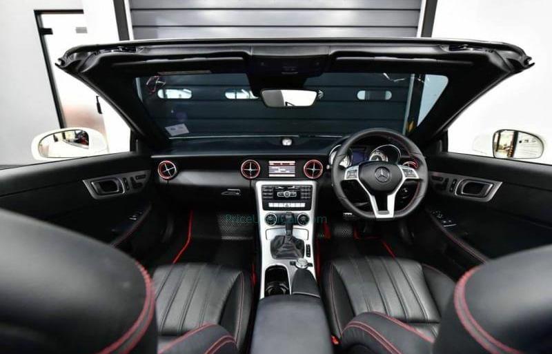 ขายรถเก๋งมือสอง-mercedes-benz-เมอร์เซเดสเบนซ์-slk200-amg-รถปี2015-รหัส70913-4da9af5a.jpg ขายรถเก๋งมือสอง-mercedes-benz-เมอร์เซเดสเบนซ์-slk200-amg-รถปี2015-รหัส70913-4da9af5a.jpg