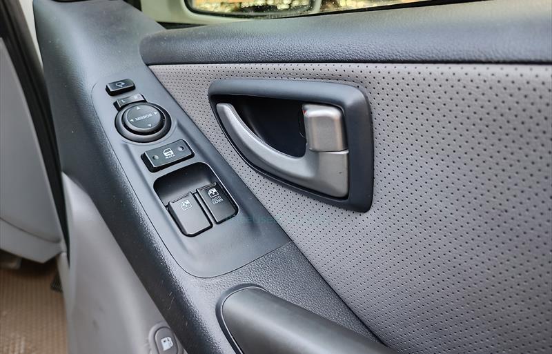 ขายรถตู้มือสอง hyundai h-1 รถปี2015 รหัส 71097 รูปที่10 ขายรถตู้มือสอง hyundai h-1 รถปี2015 รหัส 71097 รูปที่10