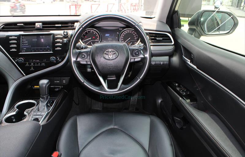 ขายรถเก๋งมือสอง-toyota-โตโยต้า-camry-คัมรี่-รถปี2018-รหัส71098-0e8d3fc8.jpg ขายรถเก๋งมือสอง-toyota-โตโยต้า-camry-คัมรี่-รถปี2018-รหัส71098-0e8d3fc8.jpg