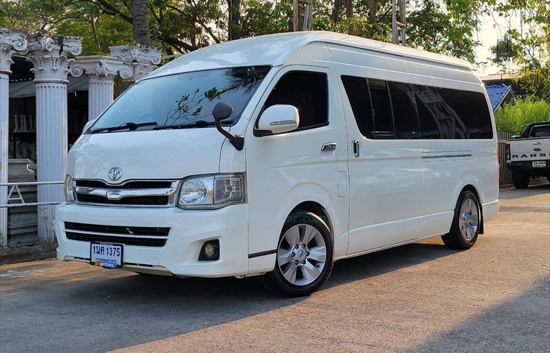 รถตู้มือสอง  TOYOTA COMMUTER รถปี2011
