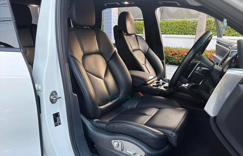 ขายรถ-suv-มือสอง-porsche-ปอร์เช่-cayenne-รถปี2012-รหัส71155-17eeb7b8.jpg ขายรถ-suv-มือสอง-porsche-ปอร์เช่-cayenne-รถปี2012-รหัส71155-17eeb7b8.jpg