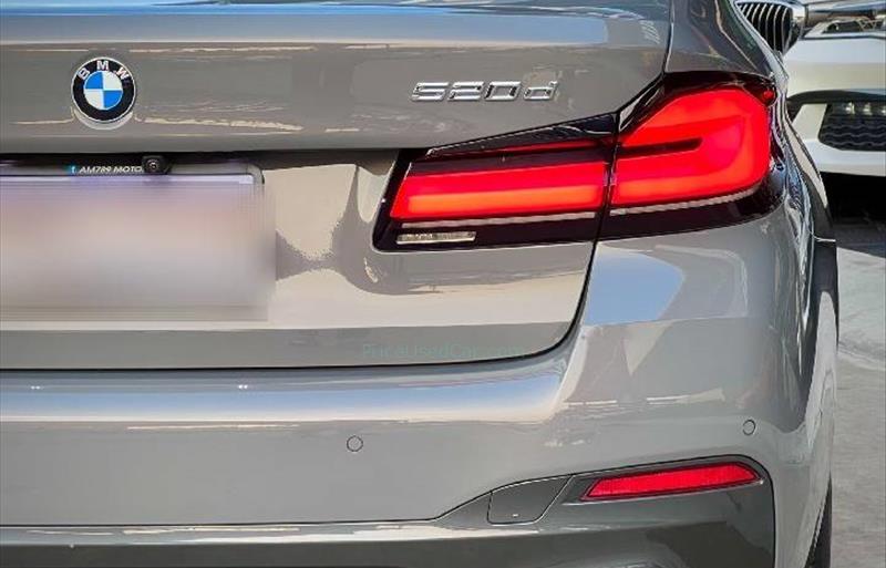 ขายรถเก๋งมือสอง-bmw-บีเอ็มดับบลิว-520d-ห้าสองศูนย์ดี-รถปี2021-รหัส71157-19d644f8.jpg ขายรถเก๋งมือสอง-bmw-บีเอ็มดับบลิว-520d-ห้าสองศูนย์ดี-รถปี2021-รหัส71157-19d644f8.jpg
