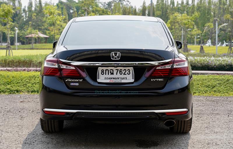 ขายรถเก๋งมือสอง honda accord รถปี2018 รหัส 71190 รูปที่5