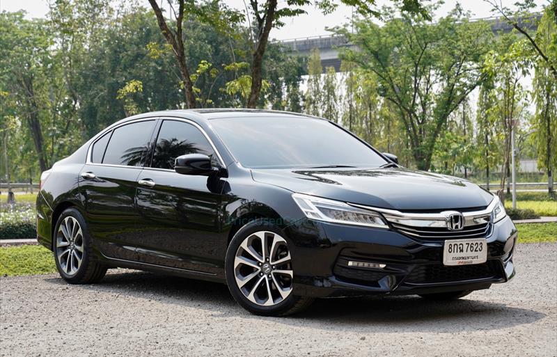 ขายรถเก๋งมือสอง honda accord รถปี2018 รหัส 71190 รูปที่3