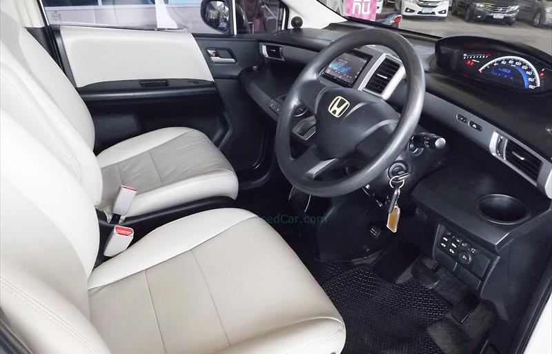 ขายรถเก๋งมือสอง-honda-ฮอนด้า-freed-ฟรีด-รถปี2013-รหัส71235-c4f3fb1f.jpg ขายรถเก๋งมือสอง-honda-ฮอนด้า-freed-ฟรีด-รถปี2013-รหัส71235-c4f3fb1f.jpg