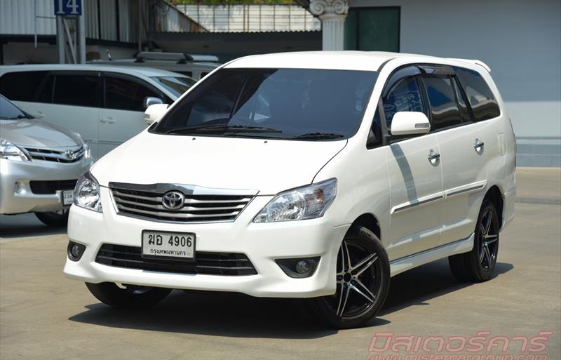 รถตู้มือสอง TOYOTA INNOVA รถปี 2012