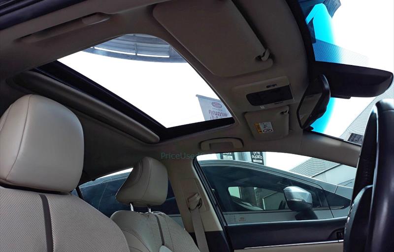 ขายรถเก๋งมือสอง-toyota-โตโยต้า-camry-คัมรี่-รถปี2019-รหัส71290-37818513.jpg ขายรถเก๋งมือสอง-toyota-โตโยต้า-camry-คัมรี่-รถปี2019-รหัส71290-37818513.jpg