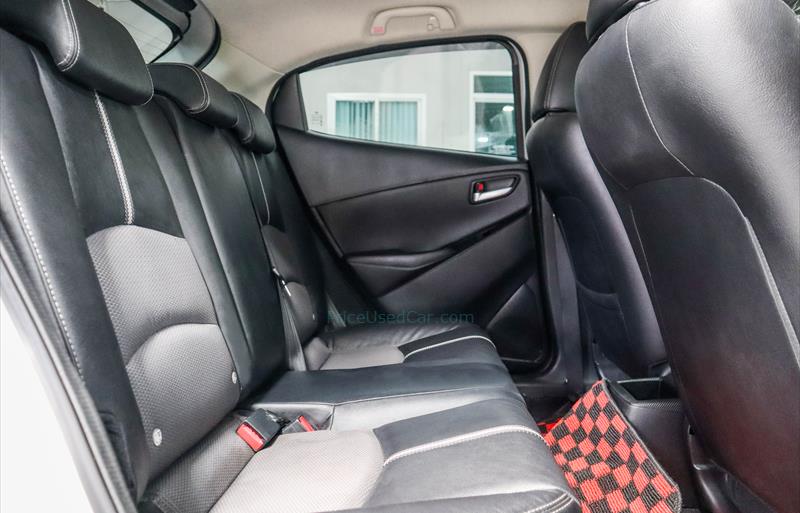 ขายรถเก๋งมือสอง-mazda-มาสด้า-2-สอง-รถปี2022-รหัส71309-967ca748.jpg ขายรถเก๋งมือสอง-mazda-มาสด้า-2-สอง-รถปี2022-รหัส71309-967ca748.jpg