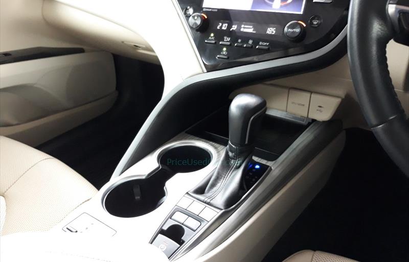 ขายรถเก๋งมือสอง-toyota-โตโยต้า-camry-คัมรี่-รถปี2019-รหัส71362-62b1210f.jpg ขายรถเก๋งมือสอง-toyota-โตโยต้า-camry-คัมรี่-รถปี2019-รหัส71362-62b1210f.jpg