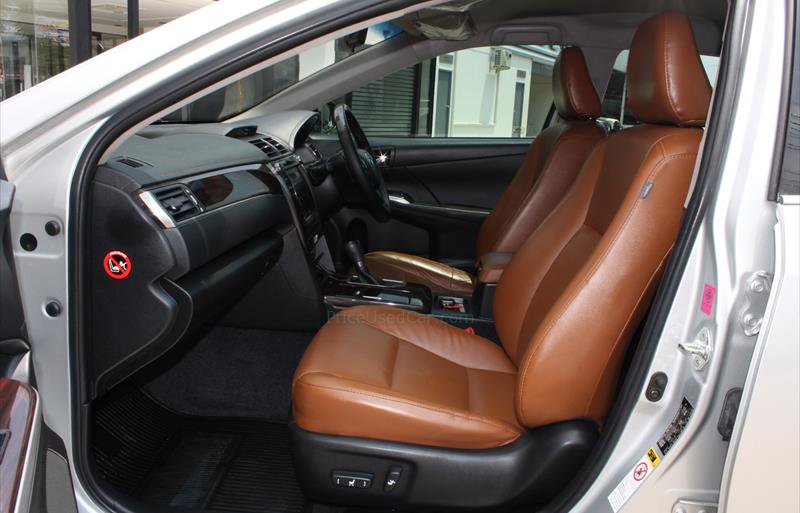 ขายรถเก๋งมือสอง-toyota-โตโยต้า-camry-คัมรี่-รถปี2017-รหัส71421-3c5111c0.jpg ขายรถเก๋งมือสอง-toyota-โตโยต้า-camry-คัมรี่-รถปี2017-รหัส71421-3c5111c0.jpg