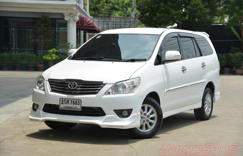 รถตู้มือสอง TOYOTA INNOVA รถปี 2013