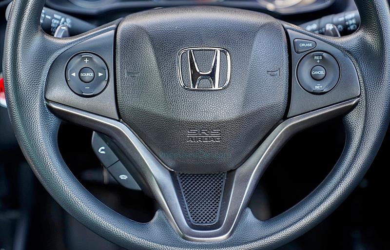 ขายรถเก๋งมือสอง-honda-ฮอนด้า-jazz-แจ๊ส-รถปี2017-รหัส71437-e86c1126.jpg ขายรถเก๋งมือสอง-honda-ฮอนด้า-jazz-แจ๊ส-รถปี2017-รหัส71437-e86c1126.jpg
