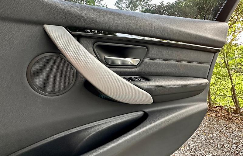ขายรถเก๋งมือสอง-bmw-บีเอ็มดับบลิว-330e-รถปี2018-รหัส71452-104f80e8.jpg ขายรถเก๋งมือสอง-bmw-บีเอ็มดับบลิว-330e-รถปี2018-รหัส71452-104f80e8.jpg