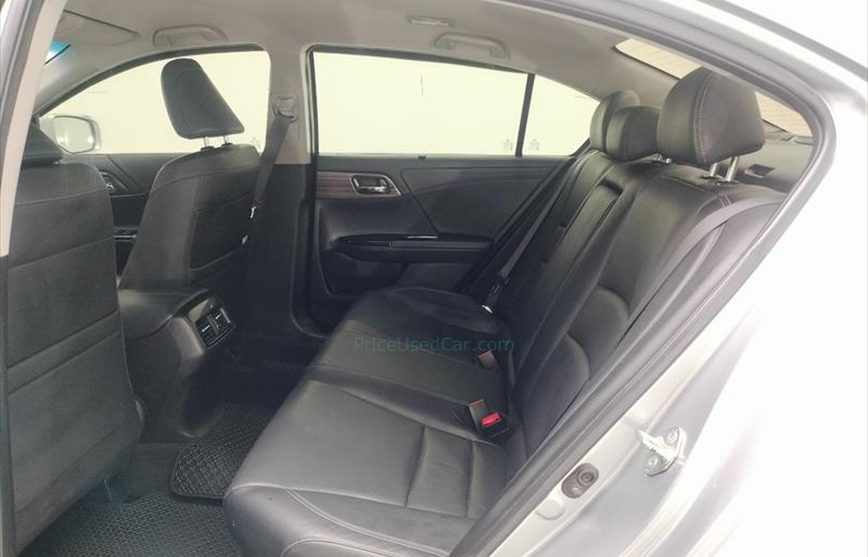 ขายรถเก๋งมือสอง-honda-ฮอนด้า-accord-แอคคอร์ด-รถปี2018-รหัส71601-44cff7b0.jpg ขายรถเก๋งมือสอง-honda-ฮอนด้า-accord-แอคคอร์ด-รถปี2018-รหัส71601-44cff7b0.jpg