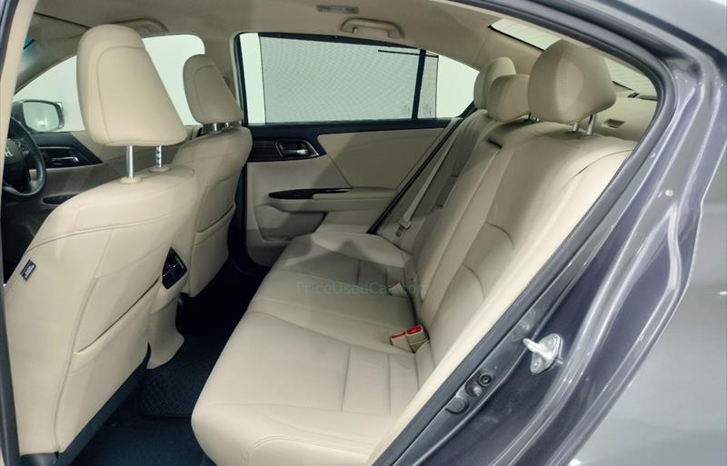 ขายรถเก๋งมือสอง-honda-ฮอนด้า-accord-แอคคอร์ด-รถปี2017-รหัส71612-b3dacfab.jpg ขายรถเก๋งมือสอง-honda-ฮอนด้า-accord-แอคคอร์ด-รถปี2017-รหัส71612-b3dacfab.jpg