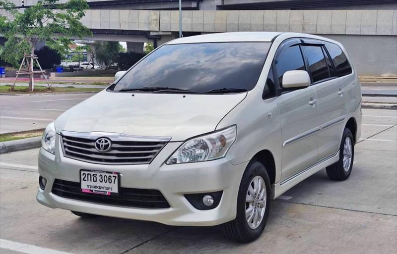 รถตู้มือสอง TOYOTA INNOVA รถปี 2013