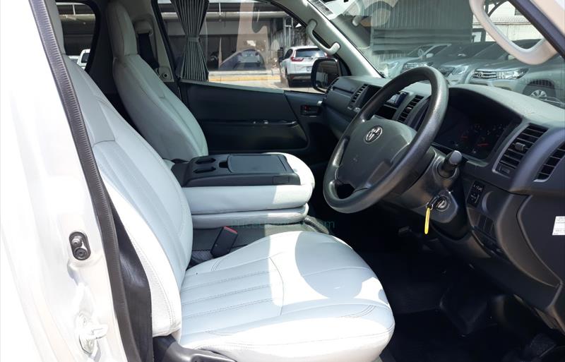 ขายรถตู้มือสอง-toyota-โตโยต้า-commuter-คอมมิวเตอร์-รถปี2016-รหัส71707-921daaca.jpg ขายรถตู้มือสอง-toyota-โตโยต้า-commuter-คอมมิวเตอร์-รถปี2016-รหัส71707-921daaca.jpg