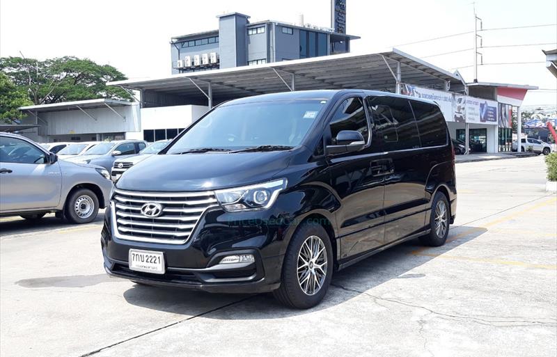 รถตู้มือสอง HYUNDAI GRAND STAREX รถปี 2018