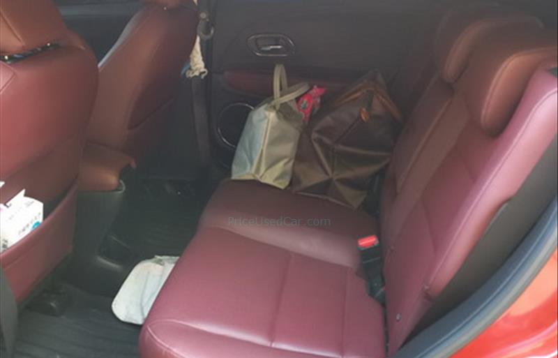 ขายรถ-suv-มือสอง-honda-ฮอนด้า-hr-v-เอชอาร์วี-รถปี2020-รหัส71731-08040e17.jpg ขายรถ-suv-มือสอง-honda-ฮอนด้า-hr-v-เอชอาร์วี-รถปี2020-รหัส71731-08040e17.jpg