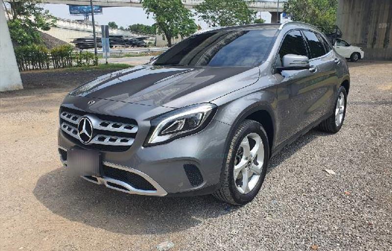 รถเก๋งมือสอง MERCEDES BENZ GLA200 รถปี 2020