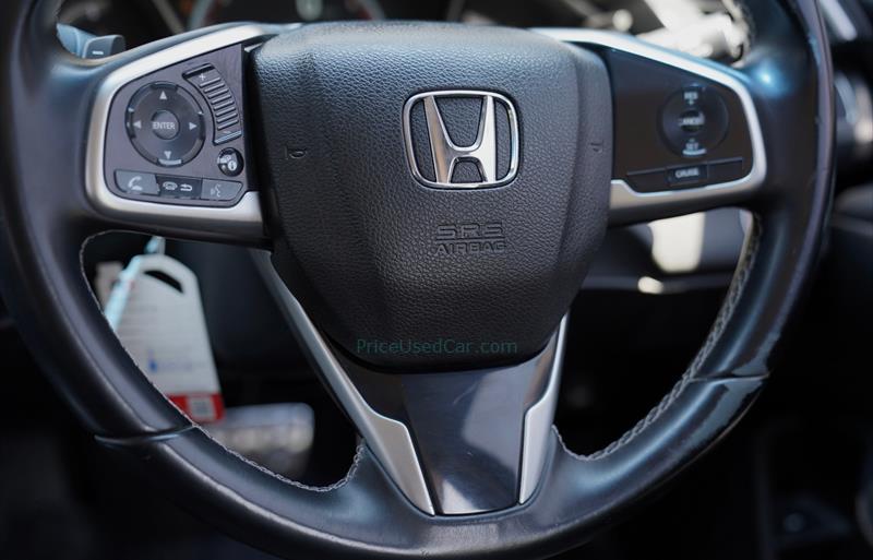 ขายรถเก๋งมือสอง-honda-ฮอนด้า-civic-ซีวิค-รถปี2017-รหัส71773-af742add.jpg ขายรถเก๋งมือสอง-honda-ฮอนด้า-civic-ซีวิค-รถปี2017-รหัส71773-af742add.jpg