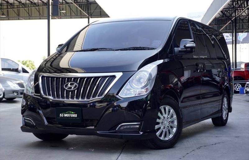 รถตู้มือสอง HYUNDAI H-1 รถปี 2017