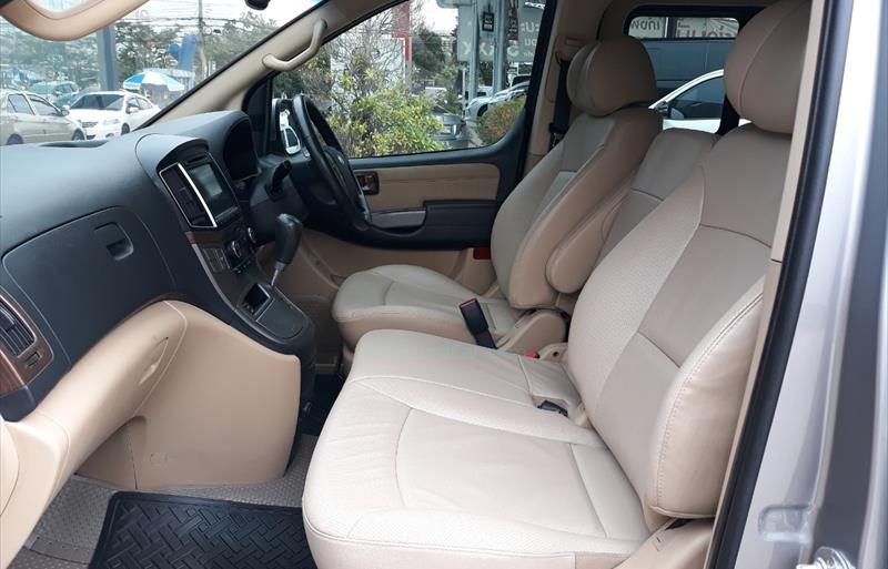 ขายรถตู้มือสอง hyundai h-1 รถปี2019 รหัส 71804 รูปที่10