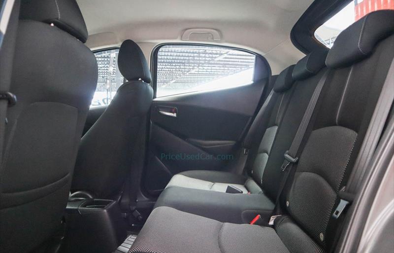 ขายรถเก๋งมือสอง-mazda-มาสด้า-2-สอง-รถปี2019-รหัส71900-895f549a.jpg ขายรถเก๋งมือสอง-mazda-มาสด้า-2-สอง-รถปี2019-รหัส71900-895f549a.jpg
