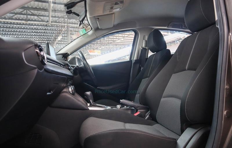 ขายรถเก๋งมือสอง-mazda-มาสด้า-2-สอง-รถปี2019-รหัส71900-c021677f.jpg ขายรถเก๋งมือสอง-mazda-มาสด้า-2-สอง-รถปี2019-รหัส71900-c021677f.jpg