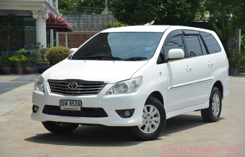 รถตู้มือสอง TOYOTA INNOVA รถปี 2011
