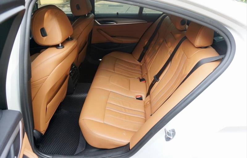ขายรถเก๋งมือสอง-bmw-บีเอ็มดับบลิว-520d-ห้าสองศูนย์ดี-รถปี2019-รหัส71981-4b111c59.jpeg ขายรถเก๋งมือสอง-bmw-บีเอ็มดับบลิว-520d-ห้าสองศูนย์ดี-รถปี2019-รหัส71981-4b111c59.jpeg