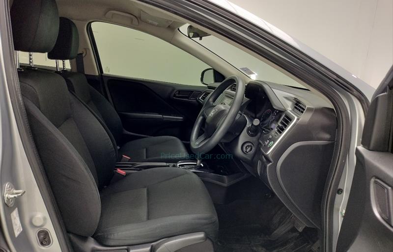 ขายรถเก๋งมือสอง-honda-ฮอนด้า-city-ซิตี้-รถปี2018-รหัส71994-1f227b00.jpg ขายรถเก๋งมือสอง-honda-ฮอนด้า-city-ซิตี้-รถปี2018-รหัส71994-1f227b00.jpg