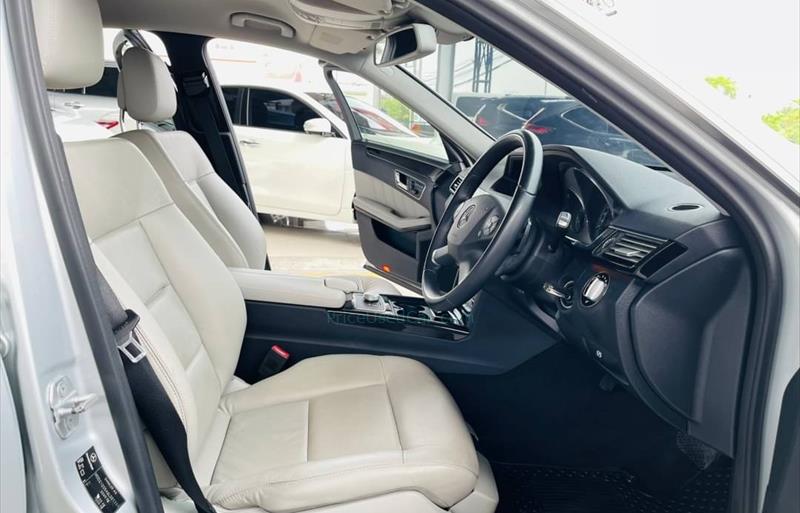 ขายรถเก๋งมือสอง-mercedes-benz-เมอร์เซเดสเบนซ์-e300-อีสามศูนย์ศูนย์-รถปี2010-รหัส72014-d150e760.jpg ขายรถเก๋งมือสอง-mercedes-benz-เมอร์เซเดสเบนซ์-e300-อีสามศูนย์ศูนย์-รถปี2010-รหัส72014-d150e760.jpg