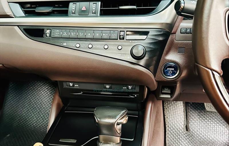ขายรถเก๋งมือสอง-lexus-เลกซัส-es300h-รถปี2019-รหัส72088-918ffd6c.jpeg ขายรถเก๋งมือสอง-lexus-เลกซัส-es300h-รถปี2019-รหัส72088-918ffd6c.jpeg
