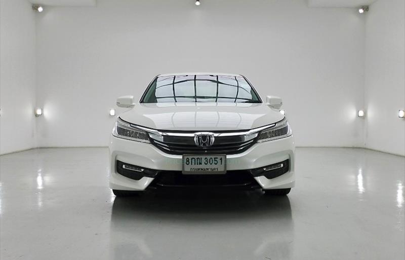 ขายรถเก๋งมือสอง honda accord รถปี2019 รหัส 72111 รูปที่2