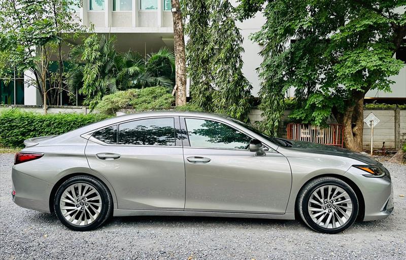 ขายรถเก๋งมือสอง-lexus-เลกซัส-es300h-รถปี2019-รหัส72186-b4d6ac22.jpg ขายรถเก๋งมือสอง-lexus-เลกซัส-es300h-รถปี2019-รหัส72186-b4d6ac22.jpg