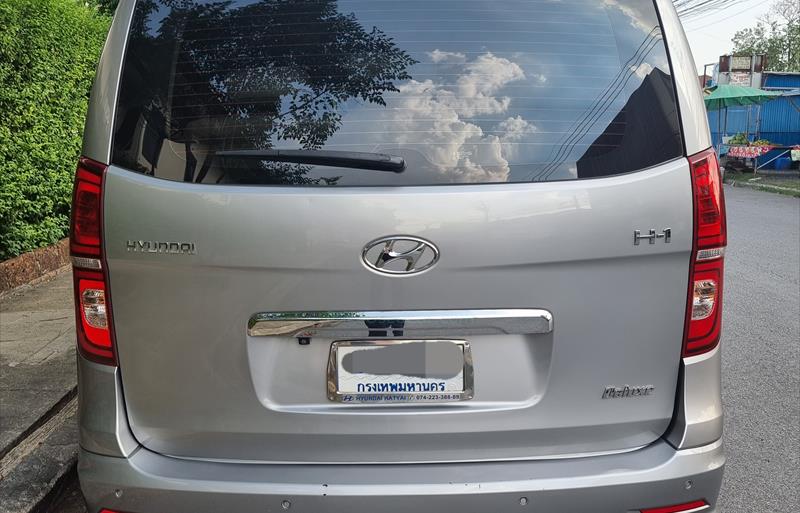 ขายรถตู้มือสอง-hyundai-ฮุนได-h-1-เอชวัน-รถปี2019-รหัส72201-bb05fe89.jpg ขายรถตู้มือสอง-hyundai-ฮุนได-h-1-เอชวัน-รถปี2019-รหัส72201-bb05fe89.jpg