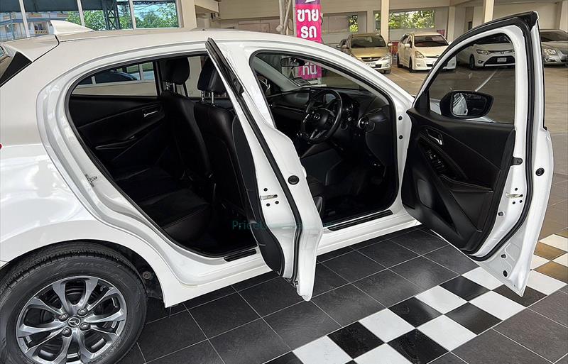 ขายรถเก๋งมือสอง-mazda-มาสด้า-2-สอง-รถปี2018-รหัส72253-54972bf1.jpg ขายรถเก๋งมือสอง-mazda-มาสด้า-2-สอง-รถปี2018-รหัส72253-54972bf1.jpg