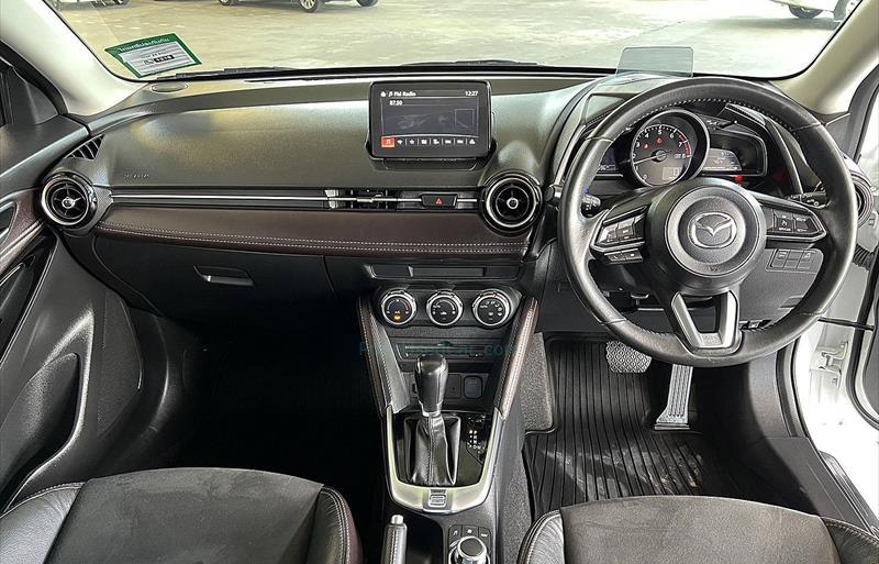 ขายรถเก๋งมือสอง-mazda-มาสด้า-2-สอง-รถปี2018-รหัส72253-7119d0e0.jpg ขายรถเก๋งมือสอง-mazda-มาสด้า-2-สอง-รถปี2018-รหัส72253-7119d0e0.jpg